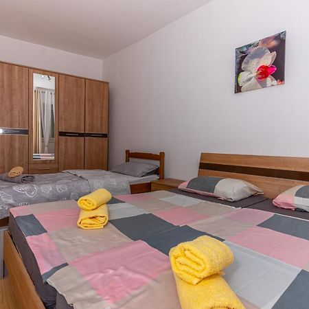 Apartmani Gabrijela Crikvenica Exterior foto