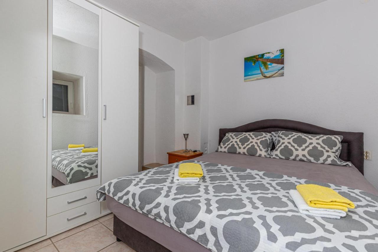 Apartmani Gabrijela Crikvenica Exterior foto