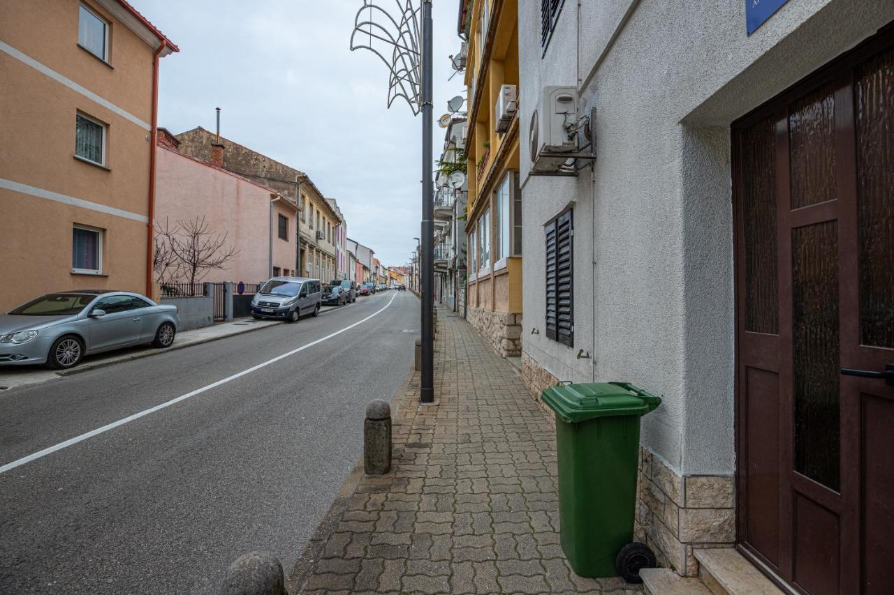 Apartmani Gabrijela Crikvenica Exterior foto